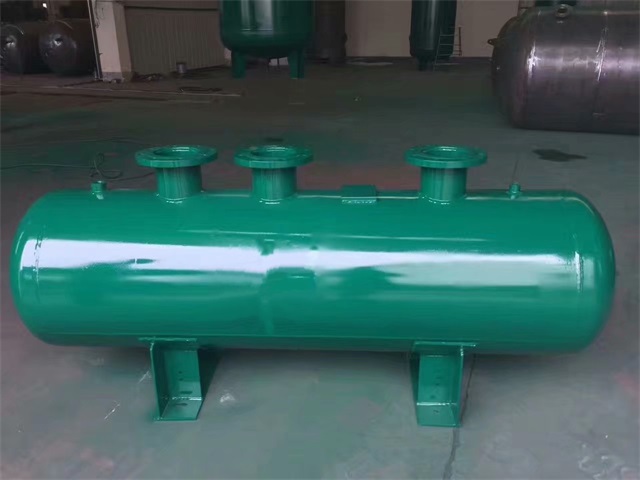 1679991473376569.jpeg 乐清乐清乐清蒸汽分气缸1.jpeg
